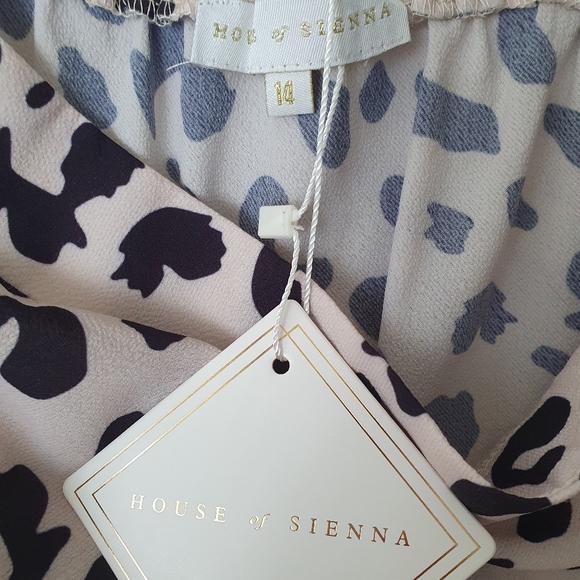 Leopard print, House of Sienna skirt, Size 14. - Picture 2 of 5